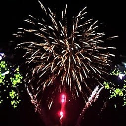 Фейерверк салют «Имперский» 273 залпов, 0.8- 1.25" калибр Фейерверк салют «Имперский» 273 залпов, 0.8- 1.25" калибр