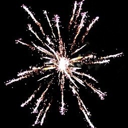 Фейерверк Сто карат на 100 залпов 1 дюйм(а) Фейерверк Сто карат на 100 залпов 1 дюйм(а)