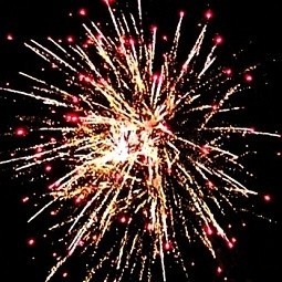 Фейерверк Сто карат на 100 залпов 1 дюйм(а) Фейерверк Сто карат на 100 залпов 1 дюйм(а)