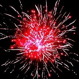 Фейерверк Сто карат на 100 залпов 1 дюйм(а) Фейерверк Сто карат на 100 залпов 1 дюйм(а)