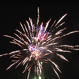 Фейерверк салют «Миллиардер» 268 залпов, 0.8- 1" калибр Фейерверк салют «Миллиардер» 268 залпов, 0.8- 1" калибр