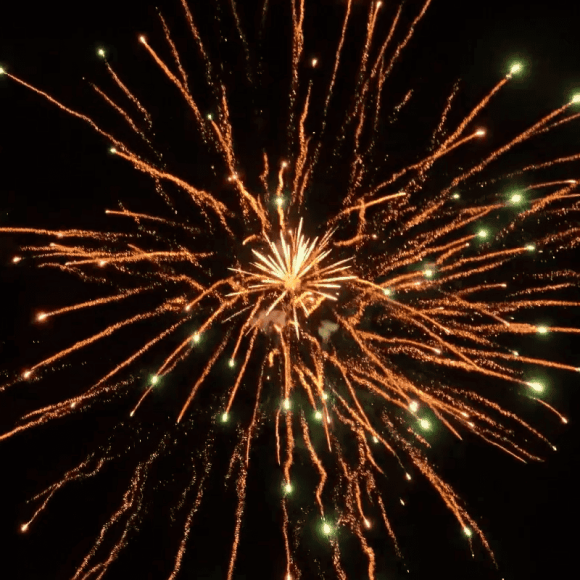 Фейерверк салют «Новогодний шторм» 300 залпов, 1" калибр Фейерверк салют «Новогодний шторм» 300 залпов, 1" калибр