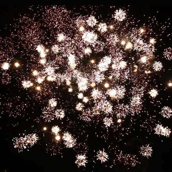 Фейерверк салют «Орион» 181 залпов, 1.2- 1.5" калибр Фейерверк салют «Орион» 181 залпов, 1.2- 1.5" калибр