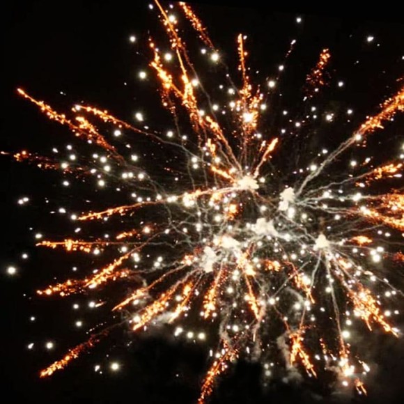 Фейерверк салют «Орион» 181 залпов, 1.2- 1.5" калибр Фейерверк салют «Орион» 181 залпов, 1.2- 1.5" калибр