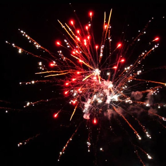 Фейерверк салют «Орион» 181 залпов, 1.2- 1.5" калибр Фейерверк салют «Орион» 181 залпов, 1.2- 1.5" калибр