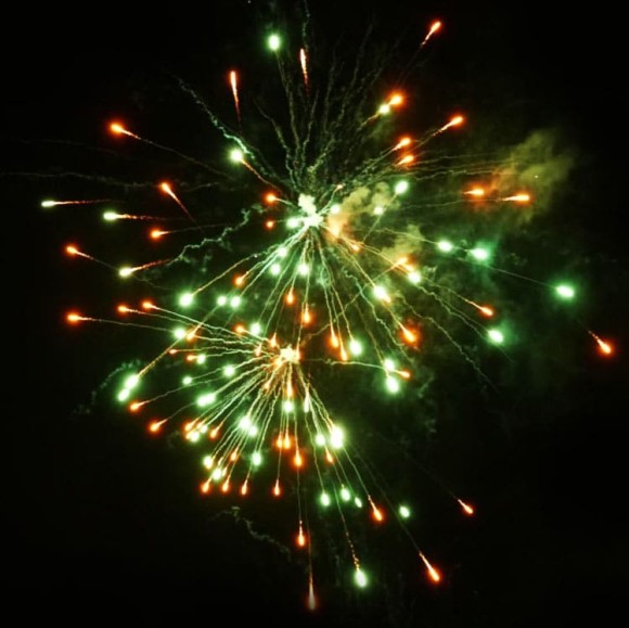 Фейерверк салют «Орион» 181 залпов, 1.2- 1.5" калибр Фейерверк салют «Орион» 181 залпов, 1.2- 1.5" калибр