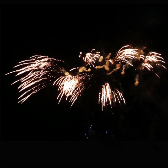 Фейерверк салют «Орион» 181 залпов, 1.2- 1.5" калибр Фейерверк салют «Орион» 181 залпов, 1.2- 1.5" калибр