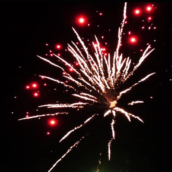 Фейерверк салют «Орион» 181 залпов, 1.2- 1.5" калибр Фейерверк салют «Орион» 181 залпов, 1.2- 1.5" калибр