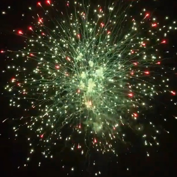 Фейерверк SOS Самый офигенный салют на 150 залпов 1.25 дюйм(а)