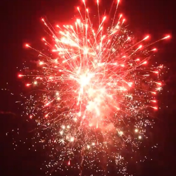 Фейерверк SOS Самый офигенный салют на 150 залпов 1.25 дюйм(а)