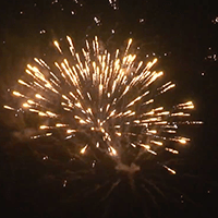 Фейерверк Ривьера на 100 залпов 1.25 дюйм(а) Фейерверк Ривьера на 100 залпов 1.25 дюйм(а)