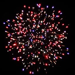 Фейерверк салют «Россия- щедрая душа!» 308 залпов, 1- 1.5" калибр (в двух коробках)