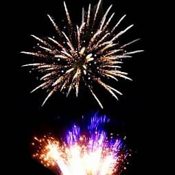 Фейерверк салют «Россия- щедрая душа!» 308 залпов, 1- 1.5" калибр (в двух коробках)