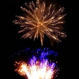 Фейерверк салют «Россия- щедрая душа!» 308 залпов, 1- 1.5" калибр (в двух коробках)