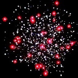 Фейерверк Алые Паруса на 150 залпов 1.25 дюйм(а) Фейерверк Алые Паруса на 150 залпов 1.25 дюйм(а)