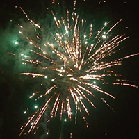 Фейерверк Золотая россыпь на 32 залпов 0.8-1 дюйм(а) Фейерверк Золотая россыпь на 32 залпов 0.8-1 дюйм(а)