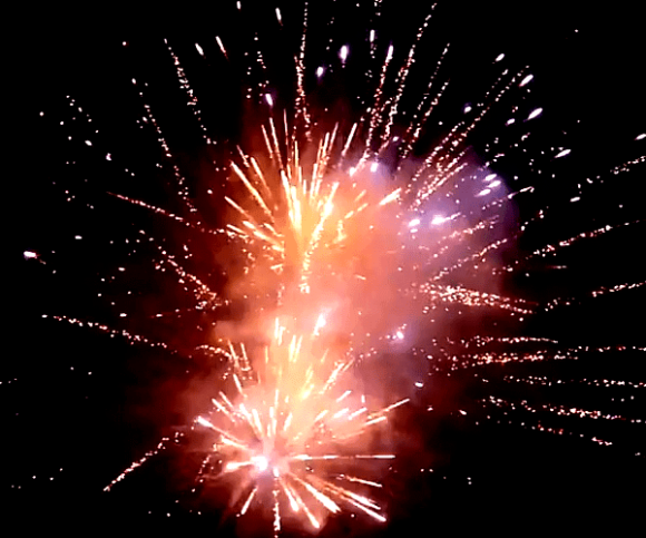 Фейерверк Синее море на 100 залпов 1 дюйм(а) Фейерверк Синее море на 100 залпов 1 дюйм(а)