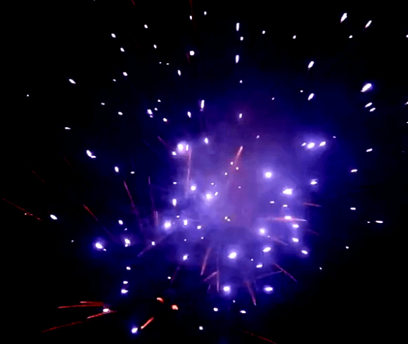 Фейерверк Синее море на 100 залпов 1 дюйм(а) Фейерверк Синее море на 100 залпов 1 дюйм(а)