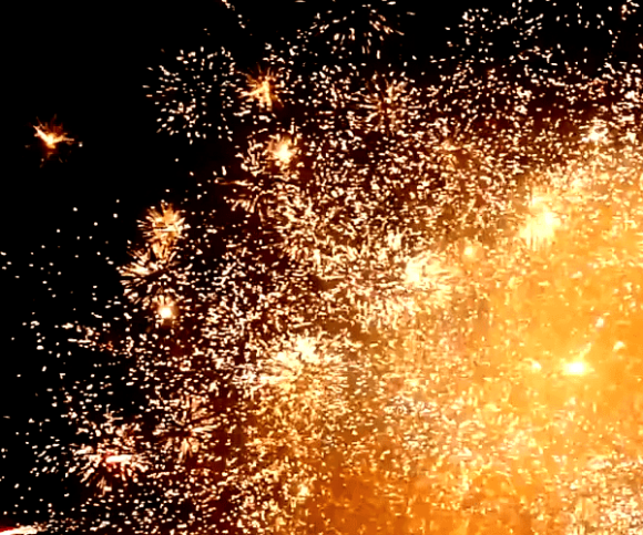 Фейерверк Синее море на 100 залпов 1 дюйм(а) Фейерверк Синее море на 100 залпов 1 дюйм(а)