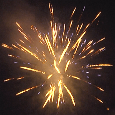 Фейерверк Фейерверк-36 на 36 залпов 1 дюйм(а) Фейерверк Фейерверк-36 на 36 залпов 1 дюйм(а)