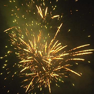 Фейерверк Фейерверк-36 на 36 залпов 1 дюйм(а) Фейерверк Фейерверк-36 на 36 залпов 1 дюйм(а)