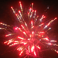 Фейерверк Новогодний сувенир на 31 залпов 1-1.2-1.5 дюйм(а) Фейерверк Новогодний сувенир на 31 залпов 1-1.2-1.5 дюйм(а)